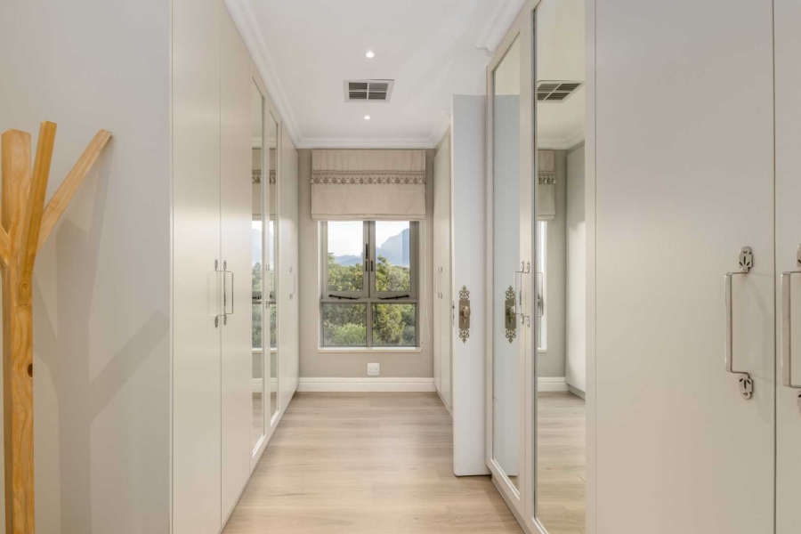 5 Bedroom Property for Sale in Val De Vie Estate Western Cape